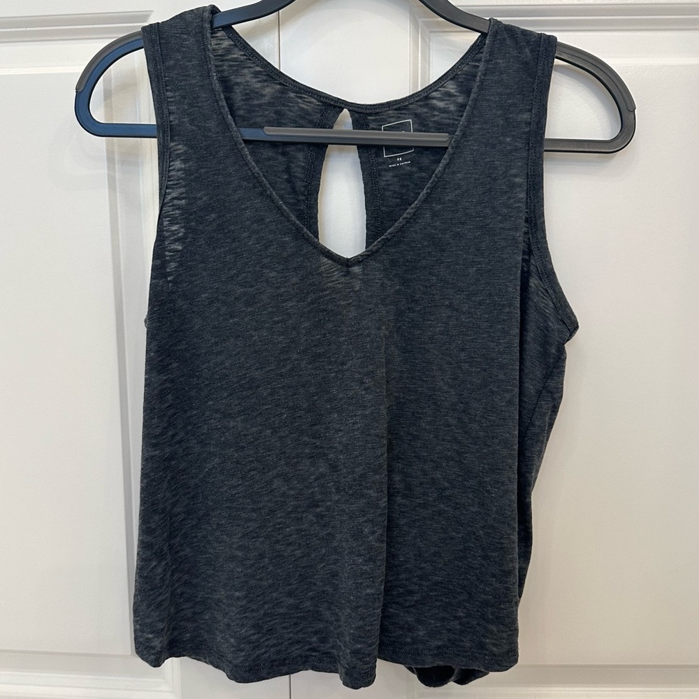 Gap open back tank